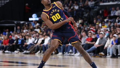 美记：库明加的未来将在几天内决定 勇士仍在探索先签后换