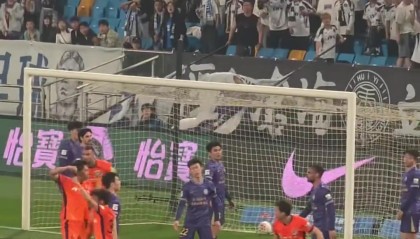 米兰体育官网-宋龙回应找基莱斯庆祝：他一直在用西班牙语骂我想激怒我